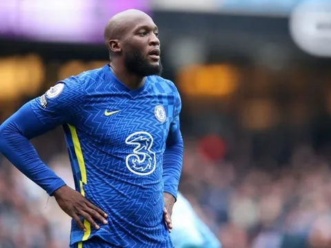 John Barnes phân tích lý do Lukaku chịu công khai xin lỗi Chelsea