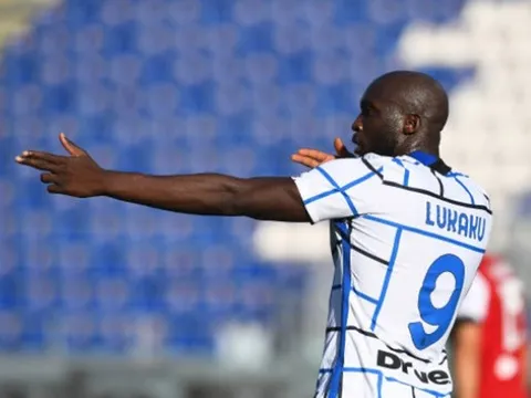 Lukaku bứt tốc từ sân nhà ghi bàn, Inter ngược dòng chiến thắng