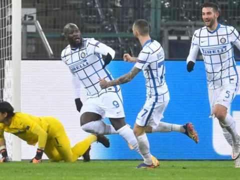 Lukaku lập cú đúp, Inter thắng nghẹt thở Gladbach, bảng B trở nên khó lường