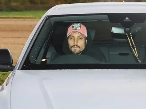 Lý do Alex Telles “quay xe” sau 15 phút có mặt tại Carrington