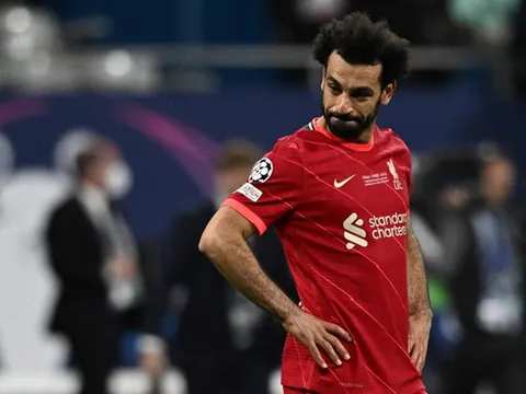 Henry 'dạy dỗ' tiền đạo Liverpool