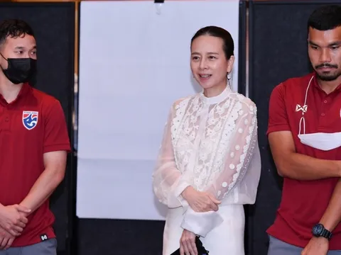 FAT điều tra vụ U23 Thái Lan bị trợ lý của Madam Pang quấy rối