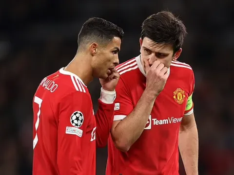 Berbatov hiến kế giúp Ronaldo và Maguire giải quyết bất hòa