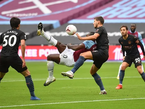 Siêu phẩm của Rooney được tái hiện, Man City sẩy chân trước West Ham