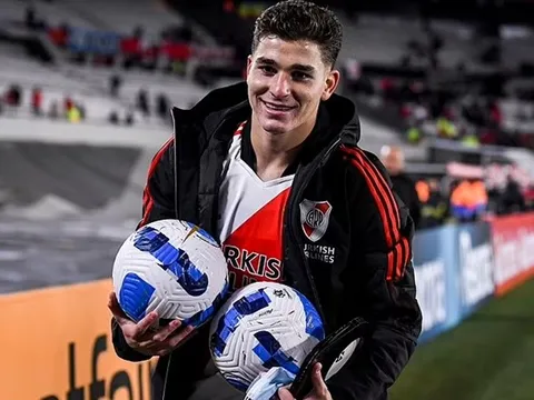 Man City chốt ngày ra mắt Haaland và Alvarez