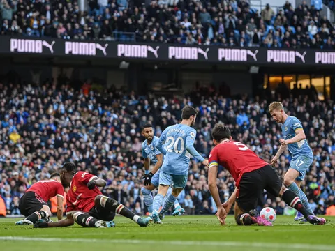 0 cú sút và 0 cơ hội, Man Utd bị Man City dập như đá tập