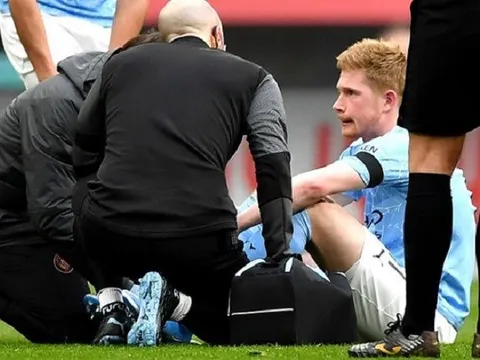 XONG! Mất cú ăn 4, Man City còn đón cú sốc lớn khi thua Chelsea