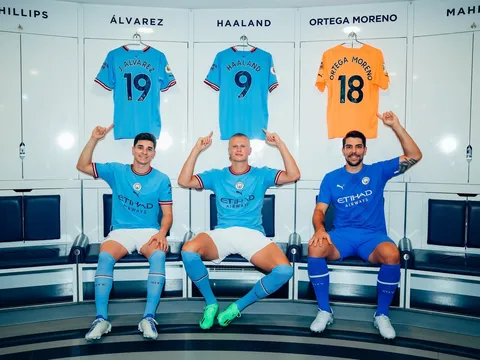 Man City ra mắt 3 tân binh, Haaland hâm nóng derby với M.U