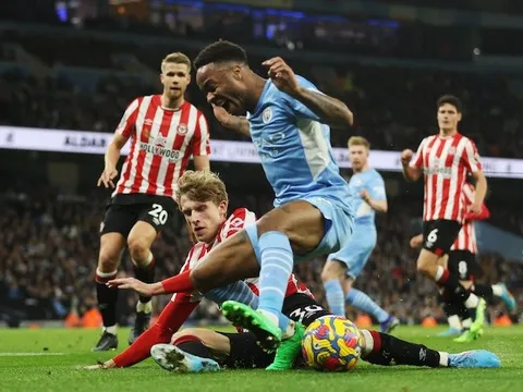 Man City tăng khoảng cách với Liverpool lên 12 điểm