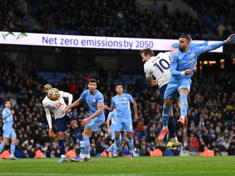 Màn trình diễn xuất sắc của kẻ hủy diệt Man City