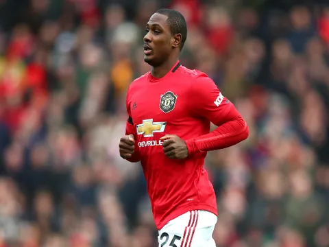 "Man United đang đối xử tệ bạc với cậu ấy"