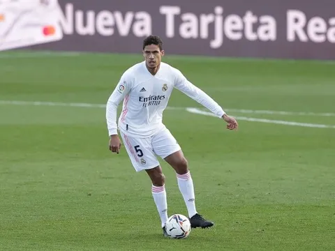 Man Utd nhận 'báo động đỏ' vụ Varane