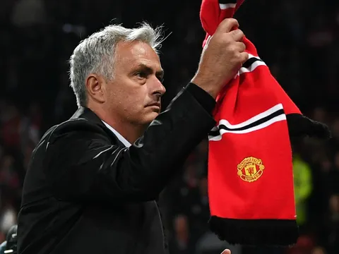 Man Utd, 6 năm, 9 sai lầm lớn: Thử nghiệm Schweiderlin, "cú lừa thế kỷ"