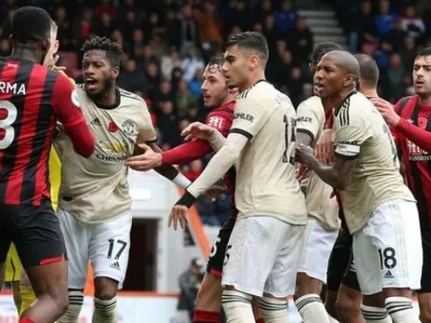 Solskjaer đặc biệt khen ngợi 3 cái tên dù Man Utd thua bạc nhược