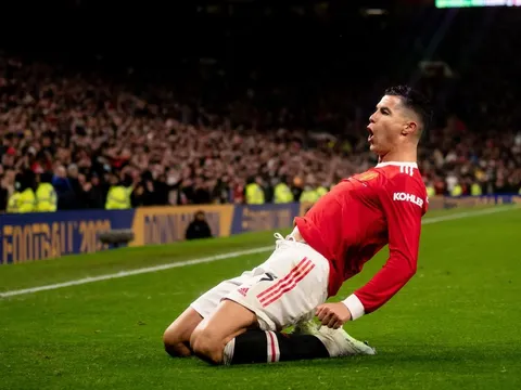 Ronaldo nã đại bác ghi bàn, Man Utd chấm dứt chuỗi trận tệ hại