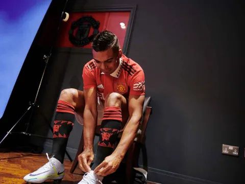Man Utd chính thức công bố số áo của Casemiro