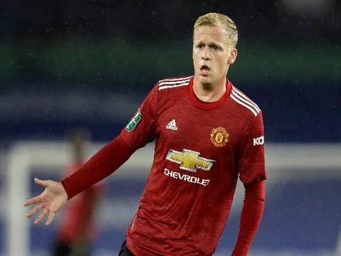 Man Utd chờ gì mà không tiễn De Beek sang Barca để đón tân binh chất lượng?