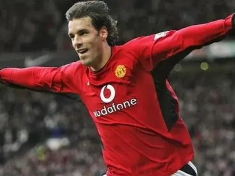 Man Utd có một Van Nistelrooy khác vào ngày cuối chuyển nhượng