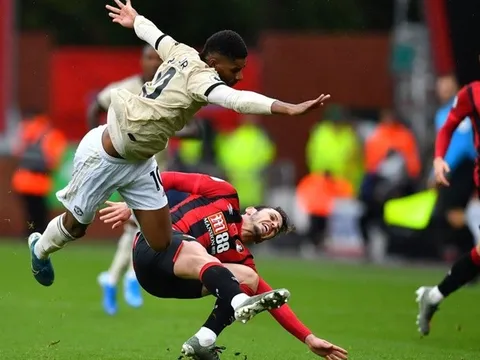 Man Utd đã 'lấy đá ghè chân mình' thế nào trên sân Vitality?