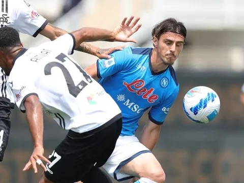 Man Utd dẫn đầu trong cuộc đua giành 'viên kim cương' Bắc Macedonia