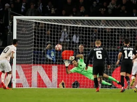 Man Utd đang bết bát nhưng họ từng khiến Paris trải qua đêm ác mộng