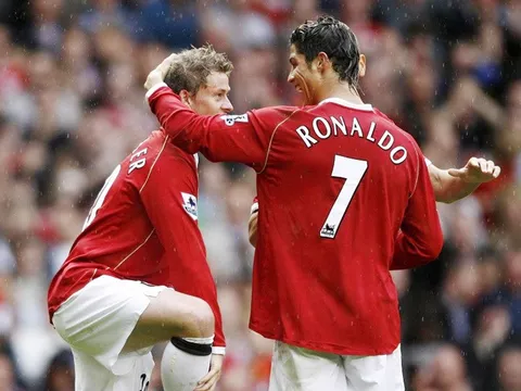 Man Utd được khuyên đưa hiện tượng trở lại Old Trafford