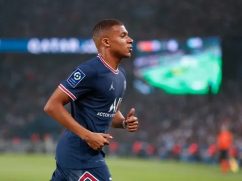 Man Utd gây sốc với bom tấn Kylian Mbappe
