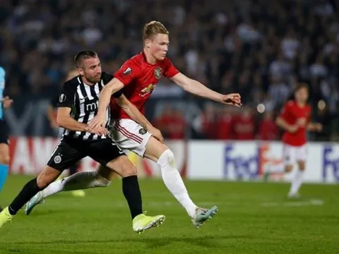 'Man Utd gọi tới và bảo tôi đưa số áo của mình cho cậu ta'