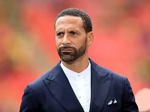 "Man Utd hoàn toàn bị phá hủy"