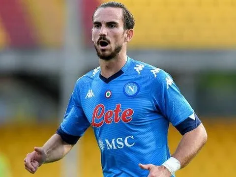 Man Utd hỏi mua tiền vệ cầm trịch của Napoli