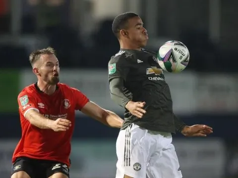 "Man Utd phải tìm những cầu thủ sẵn sàng chết vì CLB..."