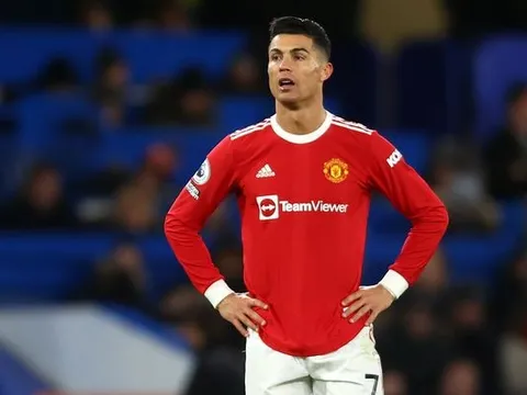 Man Utd ra quyết định bất ngờ với Ronaldo