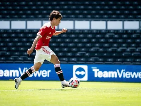 Man Utd thắng Derby, fan Quỷ đỏ tìm ra Messi tái sinh