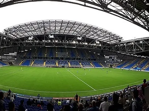 Man Utd tính chuyện "nhốt" cầu thủ trong khách sạn