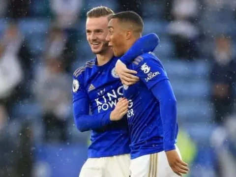 Man Utd tranh mua 'món hời' với Arsenal