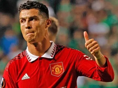 Garth Crooks nêu tên cầu thủ M.U sẽ giúp Ronaldo lấy lại phong độ