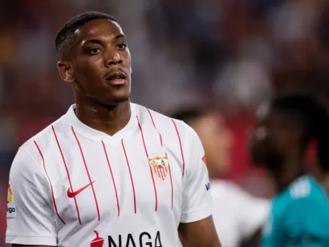 Man Utd tự chi ra số tiền lớn, thuyết phục Martial rời Old Trafford