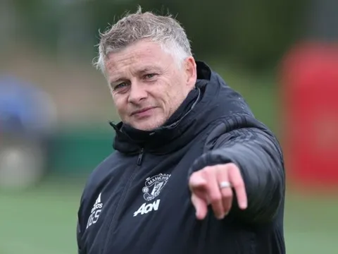 Thêm nguồn xác nhận, Man Utd 'chết mê' với sao được ví như Van Dijk