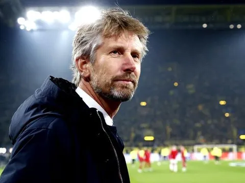 Man United không nên phụ lòng của Van der Sar