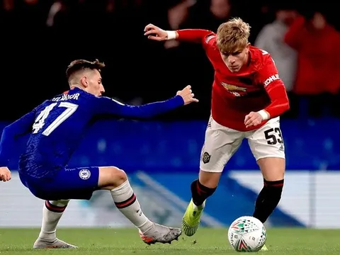 Fan Man Utd: 'Cậu ta tốt hơn Rojo, Young và Shaw cộng lại. Một viên ngọc quý'