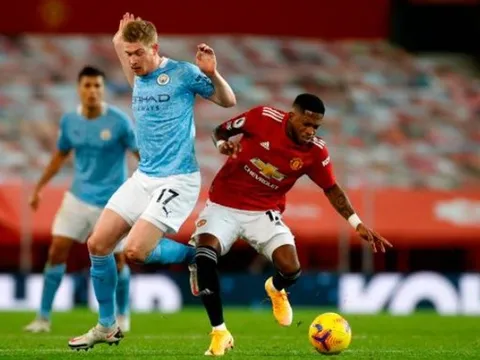 CHOÁNG! Fred hóa Zidane, loại bỏ De Bruyne trong 1 nốt nhạc