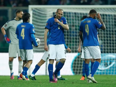 Mancini để ngỏ khả năng từ chức sau thất bại của tuyển Italy