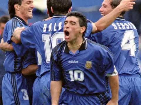 "Maradona cũng khó chen chân vào đội hình của chúng tôi"