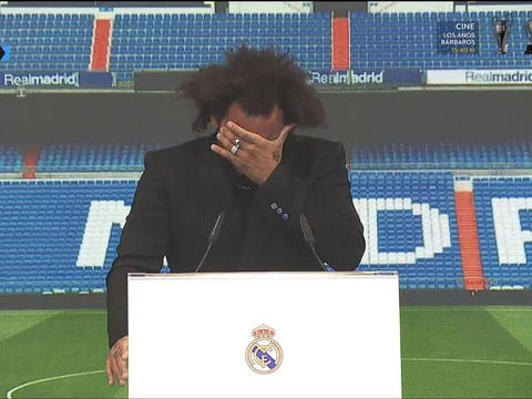 Marcelo bật khóc ngày chia tay Real, Ancelotti cũng rơi lệ