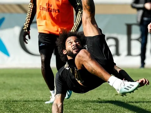 Marcelo khiến đồng đội trố mắt vì kỹ thuật cực dị