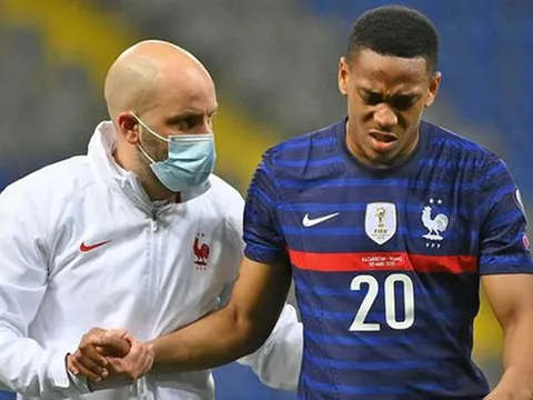 Martial chấn thương, hàng tiền đạo của Man United rơi vào khủng hoảng?