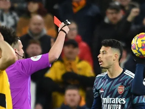 Martinelli dính 2 thẻ vàng liên tiếp, Arteta lên tiếng