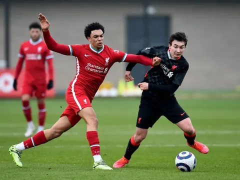 ''Xâu kim'' Fabinho, Liverpool đang có một Messi mới