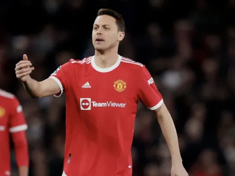 Matic xứng đáng chia tay MU theo cách tốt hơn