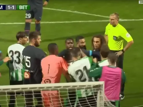 Guendouzi trở thành tâm điểm của xung đột